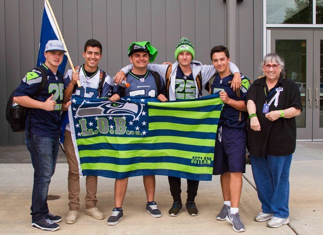 Spirit Week turned pro last Wednesday when students and teachers donned their Seahawks colors to get in the proper competitive frame for Friday's game.