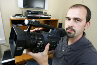 Islander Colin Kimball is putting together a high-definition web experience under the name of Small Screen Network.
