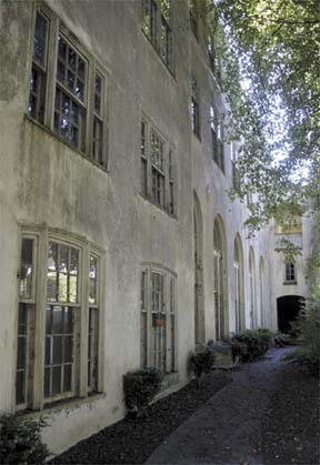 The classical revial design of the historic Moran School building can be seen in such architectural details as arched windows.