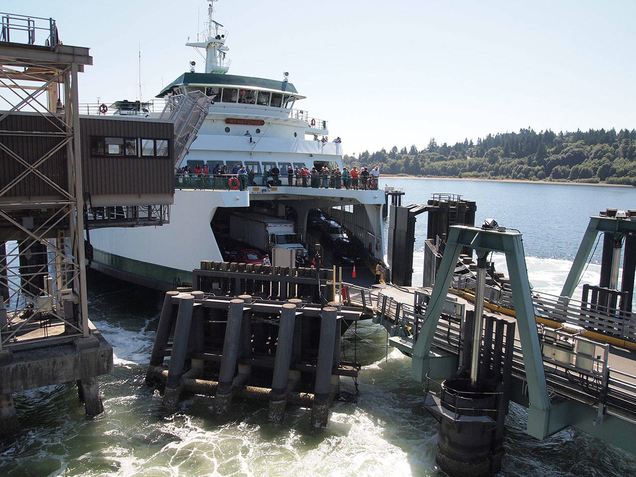 TRAVEL ADVISORY | One-hour wait for boat to Seattle