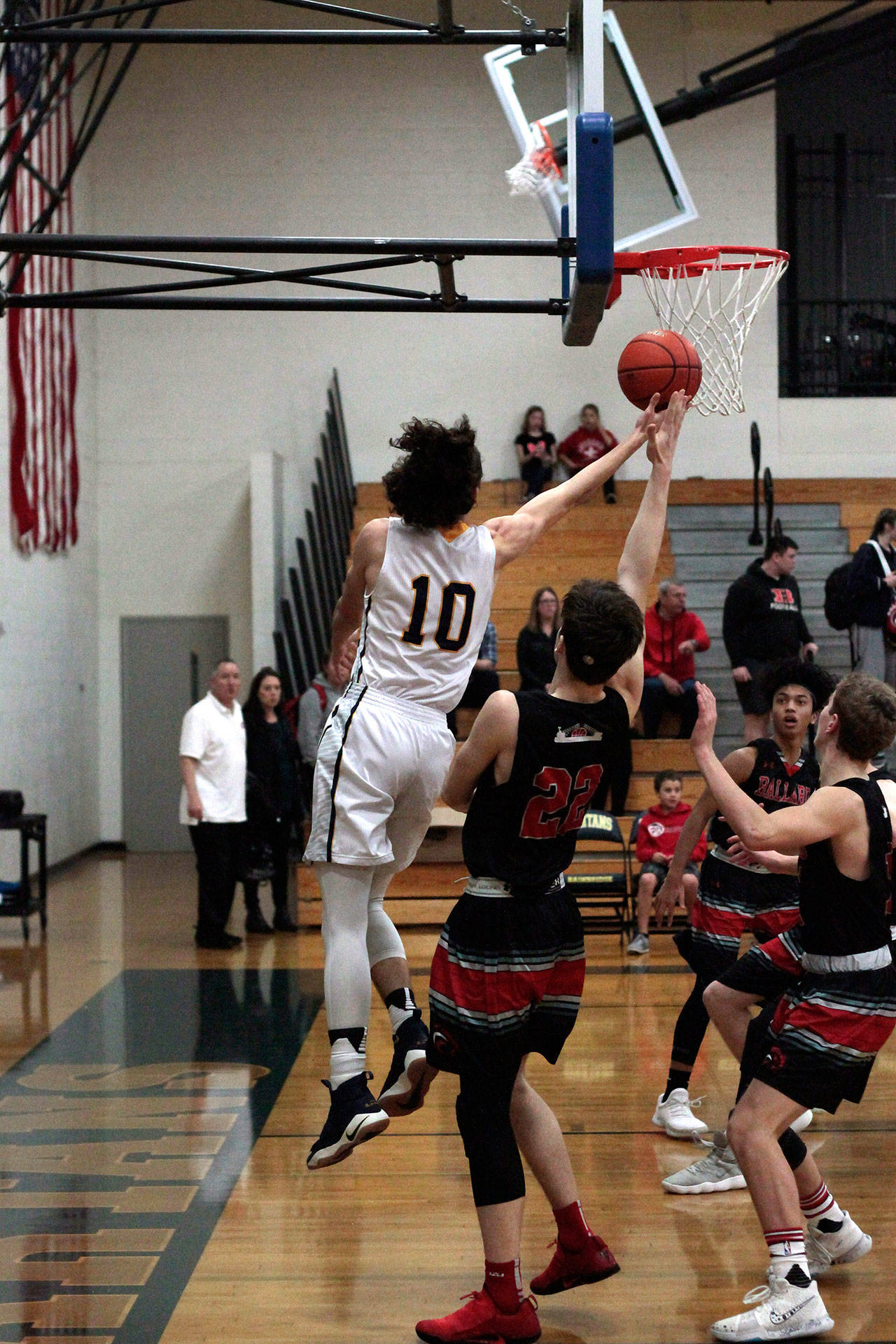 BHS boys suffer defeat in matchup with Ballard Beavers | Photo gallery