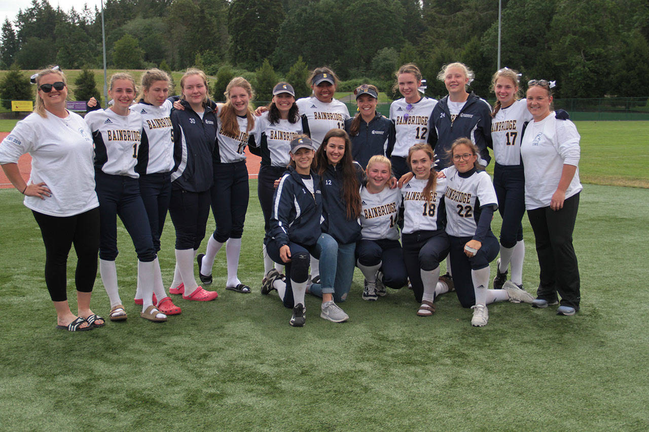 Spartans win two, lose two at Washington State 3A Softball Championships
