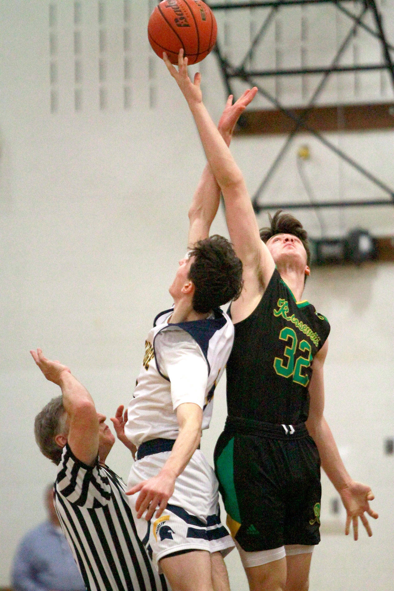 Bainbridge boys fight to a basketball win against Rough Riders | Photo gallery