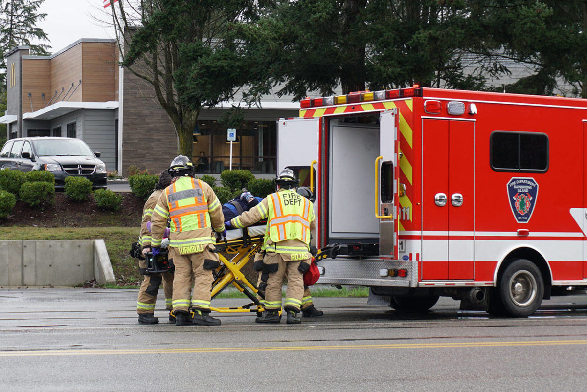 Car crash at High School Road necessitates traffic detour Bainbridge