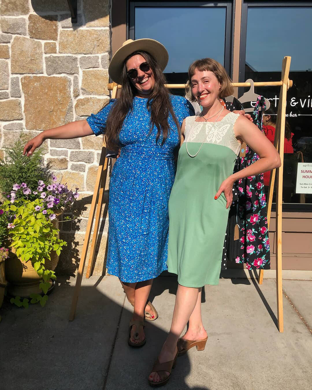 Bijou is a pop-up vintage shop on Bainbridge Island, where working women can find quality dresses, suits, pants and blouses.