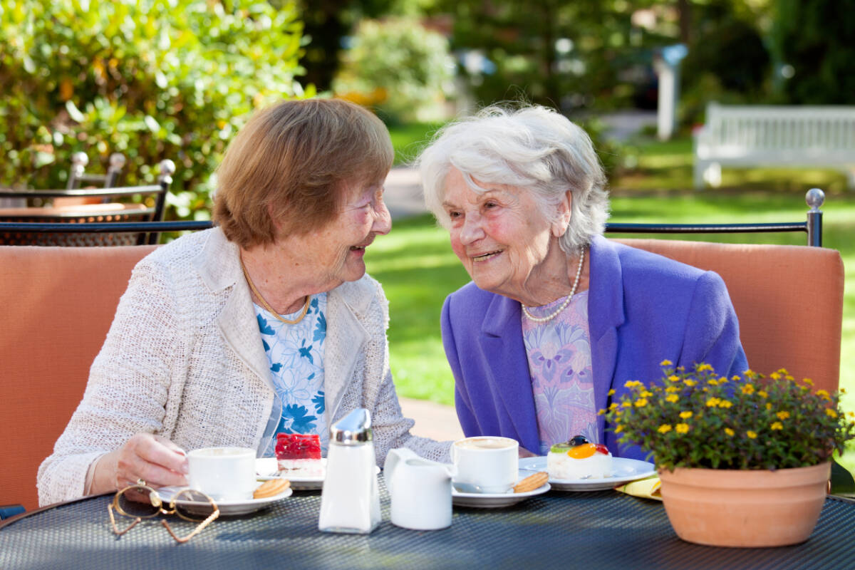 Fieldstone Communities’ memory care services are designed for around-the-clock care and comfort for residents with Alzheimer’s and other types of dementia.