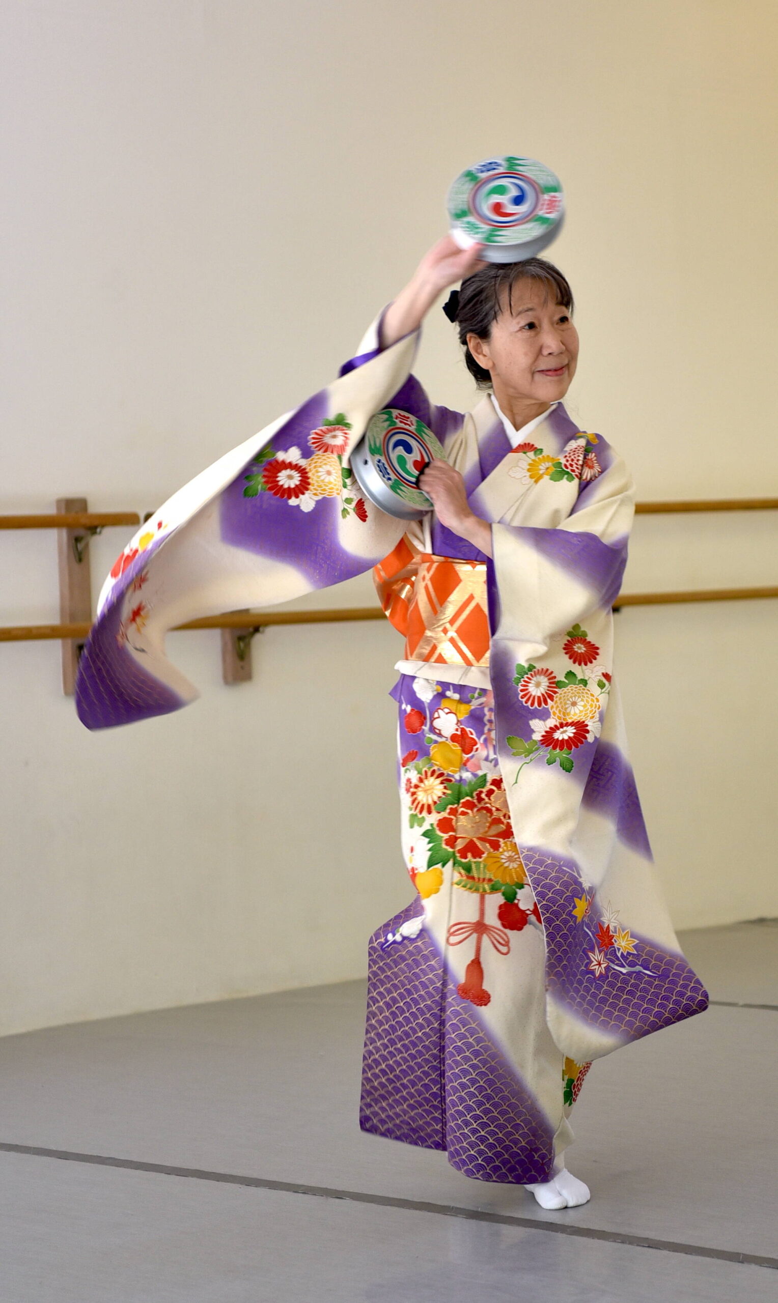 Yamazaki, a Nihon Buyo master artist and classical Japanese Dance instructor, performs at the Bainbridge Dance Center.