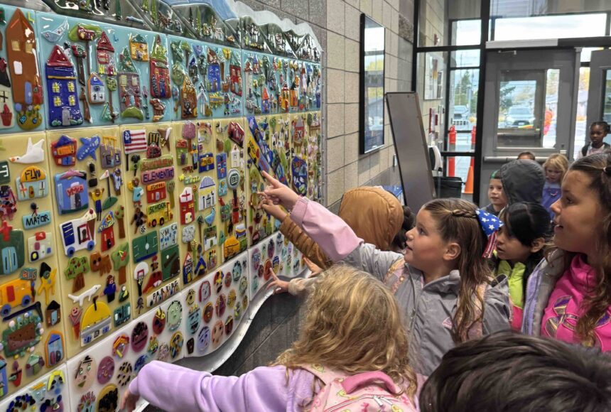 <p>Diane Bonciolini courtesy photos</p>
                                <p>Students at Summitview Elementary in Yakima take a look at their finished work in the mural they created with Mesolini Glass Studios.</p>