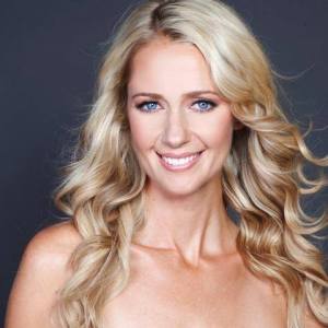 Professional children's entertainer Victoria Roberts will kick off the festivities at the annual downtown Winslow July 3rd Street Dance.