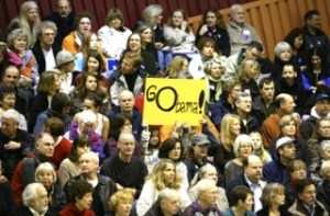 Islanders fill Woodward Middle School for the February caucus.