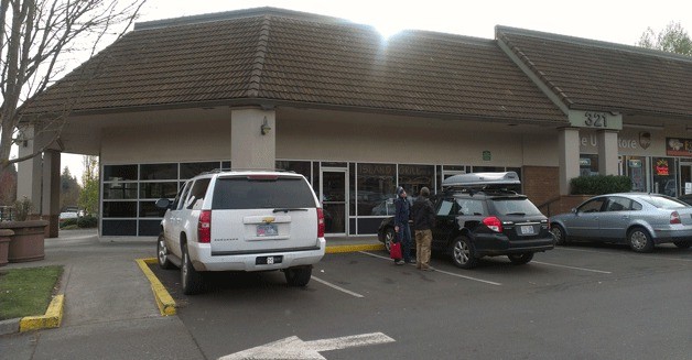 Customers and employees of the Island Grill found the restaurant on High School Road closed without warning this week.