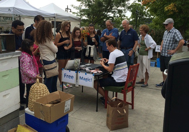 The hand is quicker than the eye | ISLANDERS