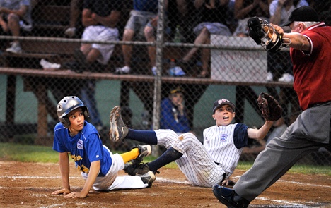 Bainbridge Majors loses first game of tournament