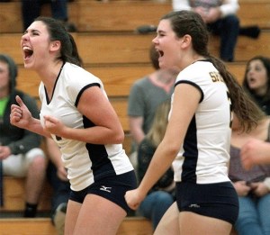 Bainbridge’s Hannah Wagner and Riley Kulfan scream