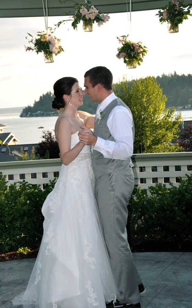 Claire Marshall and Michael Messinger joined hands in marriage on Aug. 11