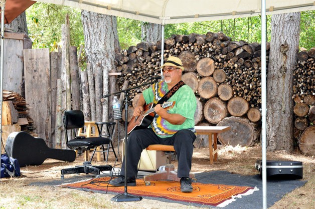 The Bainbridge Island Studio Tour is currently seeking small groups and soloists to sing and play during the Summer Tour.