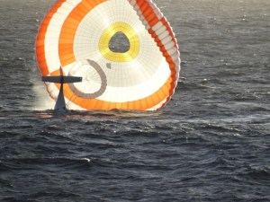 A Cirrus SR-22 crash lands about 225 miles off the coast of Maui