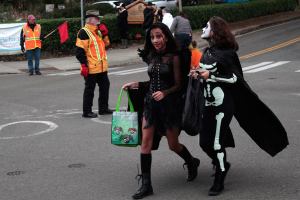 Bainbridge welcomes ghouls and goblins | Gallery