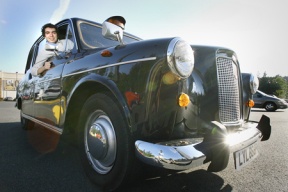 Summer entrepreneur Sean Fraga will take islanders for a ride in his 1973 Austin FX-4 taxi-cab. The curious – and those actually interested in London-style transport – can find the cab parked outside Gallery Fraga. Call (206) 295-0823.