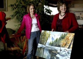 (L-R) Sophie Frieda and Barbara Wilson enjoy monthly Art Buffet critiques.