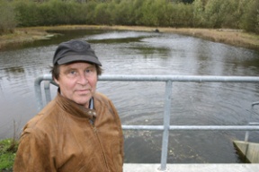 Gale Cool next to Schel-chelb estuary.