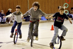 (L-R) Fourth-graders Harrison Berdan