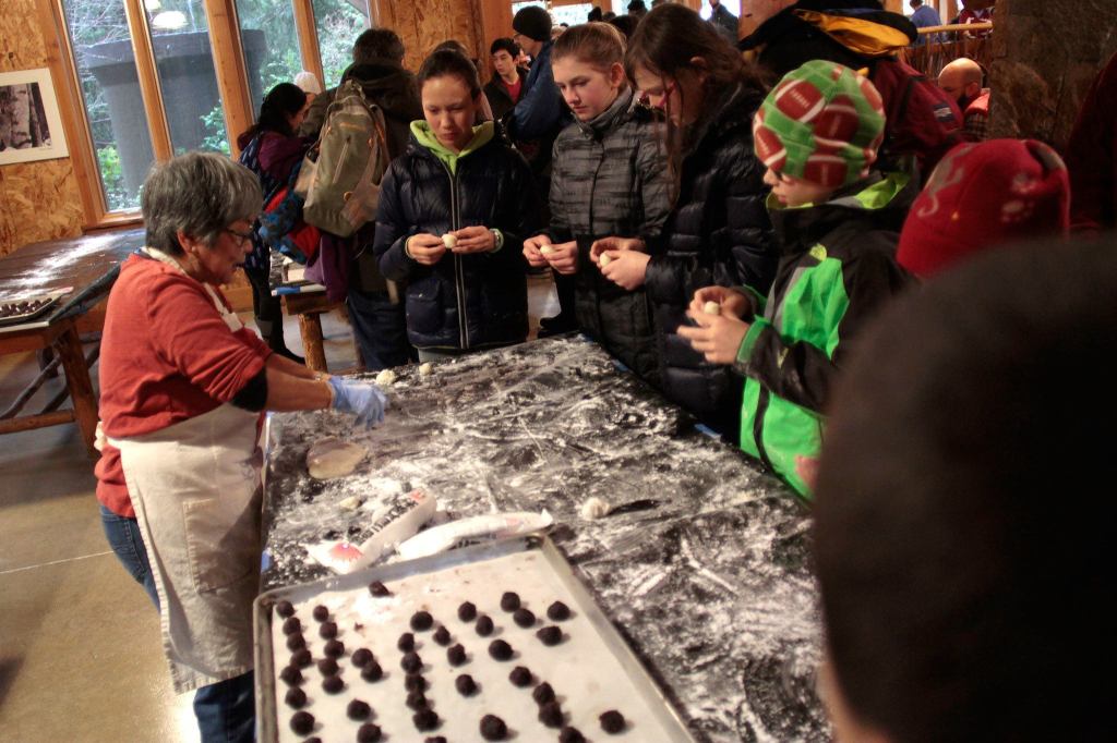 Photos from mochi tsuki 2017 on Bainbridge Island | GALLERY