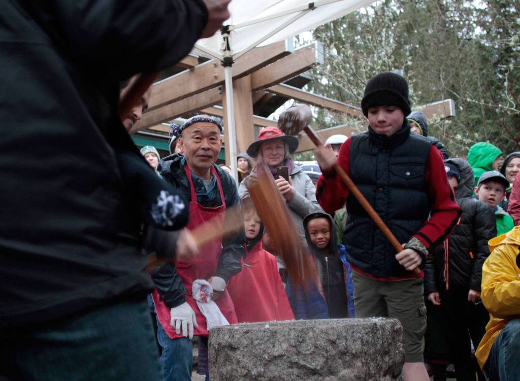 Photos from mochi tsuki 2017 on Bainbridge Island | GALLERY