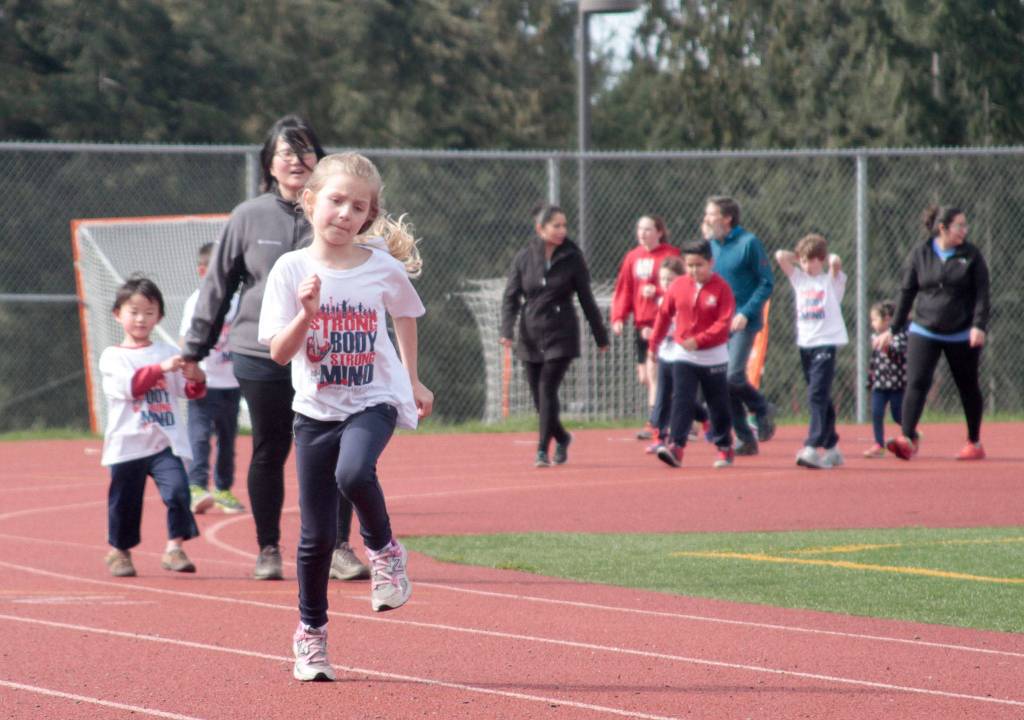 Speedy students crack 300 miles in jog-a-thon | Gallery