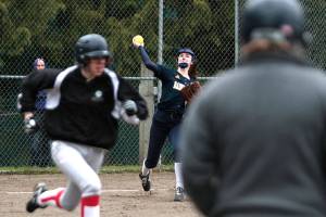 Spartan girls shell Chief Sealth in girls fastpitch softball