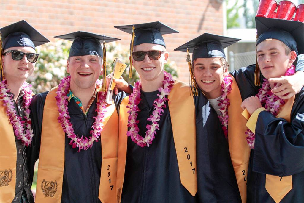 Pictures of pomp: Photos from the 2017 Bainbridge graduation ceremony | Photo gallery