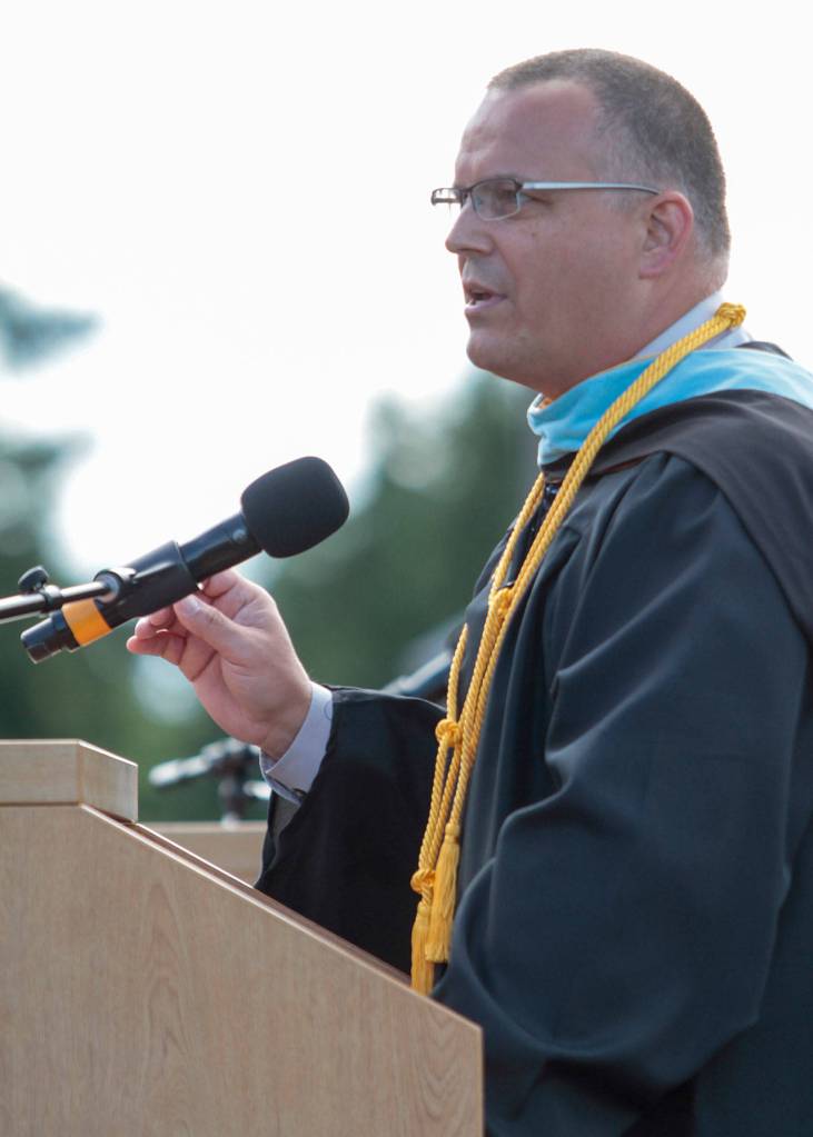 Pictures of pomp: Photos from the 2017 Bainbridge graduation ceremony | Photo gallery