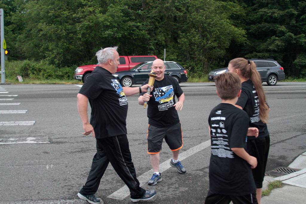 Bainbridge police run for Special Olympics | Photo gallery