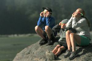 Bainbridge eye-land: Locals look up for glimpse of historic eclipse