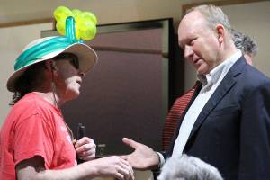 Proposed Bainbridge balloon ban hits strong headwind