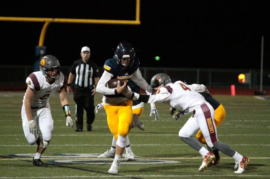 Football fiasco: Bainbridge boys beaten by Lakeside Lions | Photo gallery