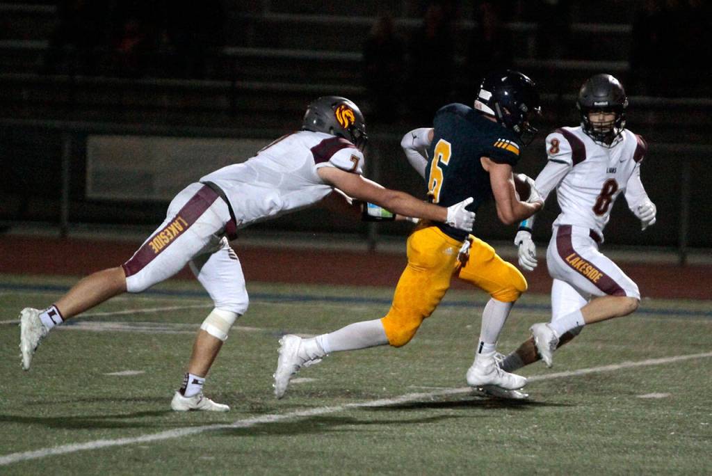 Football fiasco: Bainbridge boys beaten by Lakeside Lions | Photo gallery