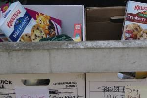 Bainbridge business kicks off food drive