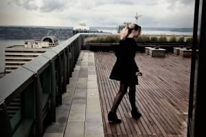 Bainbridge songwriter to serenade at Starbucks