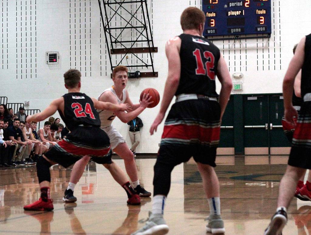 BHS boys suffer defeat in matchup with Ballard Beavers | Photo gallery