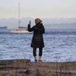 Sun, shore, sails and selfies | Photo of the day 1.14