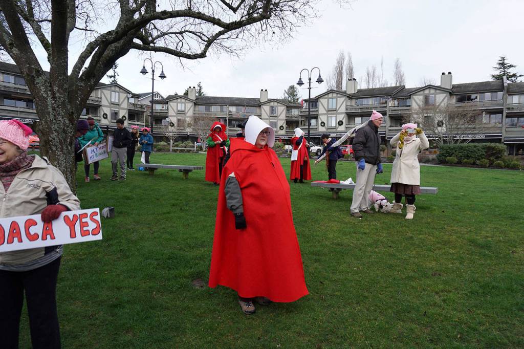 High hopes, busy feet: Bainbridge heads off to the second Women’s March | Photo gallery