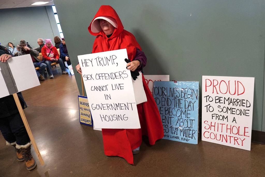 High hopes, busy feet: Bainbridge heads off to the second Women’s March | Photo gallery