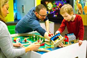 Register now for Sensory Sunday at KiDiMu