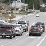 A power outage darkened the traffic signals at Highway 305 and High School Road Tuesday. (Brian Kelly | Bainbridge Island Review)