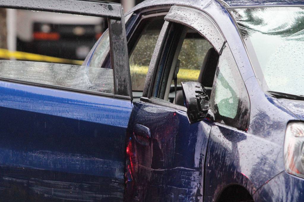 School lockdown leads to frantic manhunt | Photo gallery