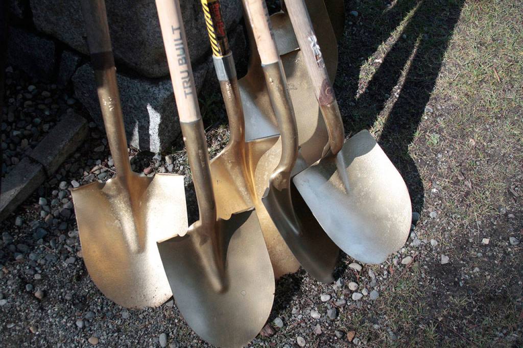 Community marks 76 years since forced removal of Japanese Americans with ceremony, memorial groundbreaking | Photo gallery