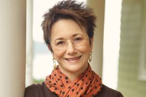 Acclaimed mystery writer to visit BI for Bookfest