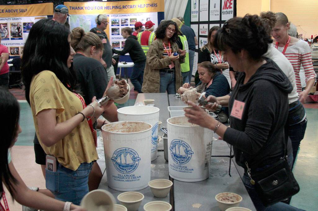 Sneek a peek: Behind the scenes at the Rotary auction | Photo gallery