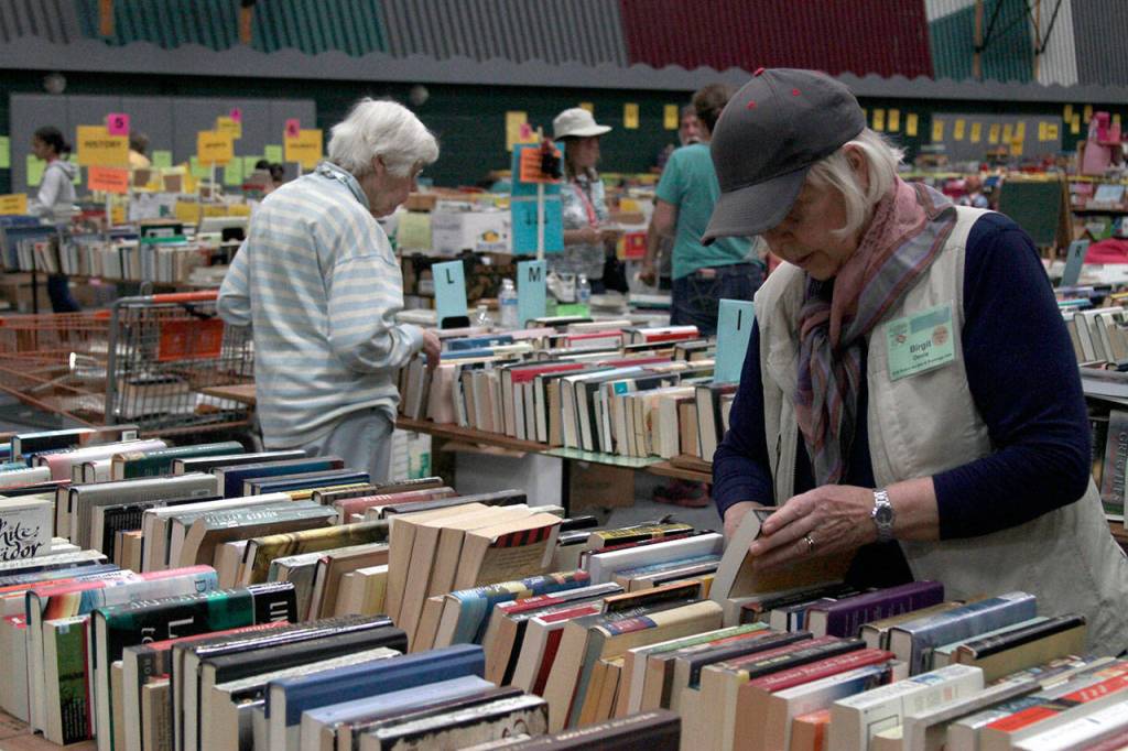 Sneek a peek: Behind the scenes at the Rotary auction | Photo gallery